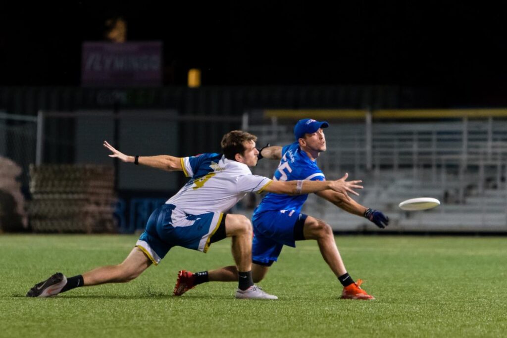 AUDL Throw